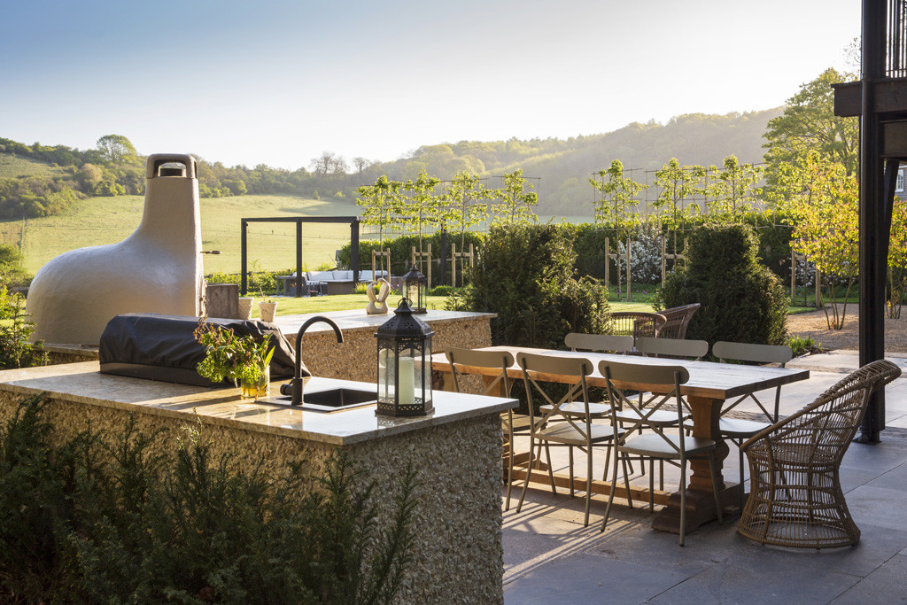 Outdoor Kitchen Ideas - Thames Valley Landscapes